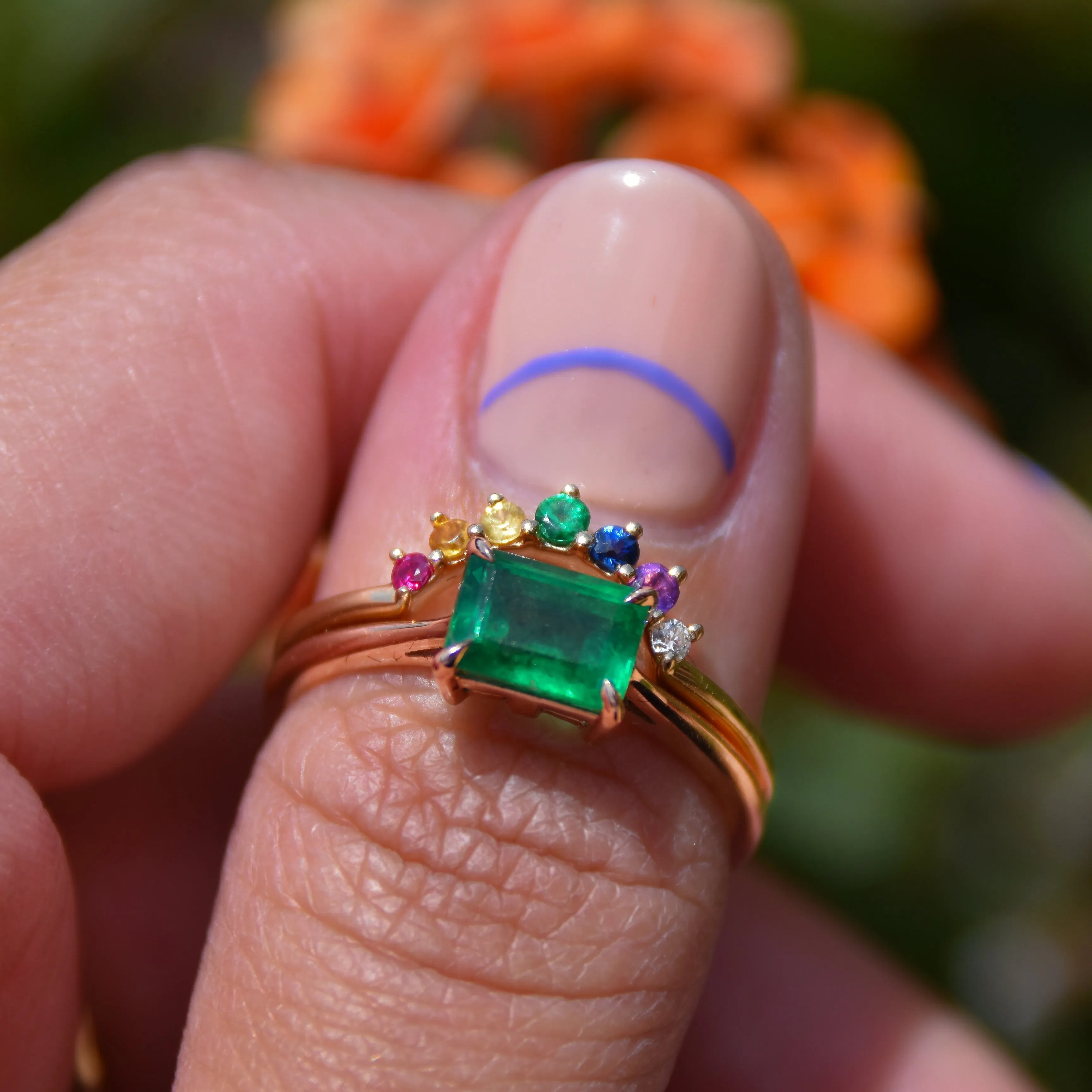 Bea East/West Solitaire Ring - Rose Gold & Emerald (7x5mm)